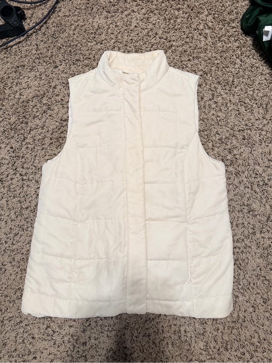 J. Jill Jackets & Blazers - J. Jill Soft Cream Quilted Vest
